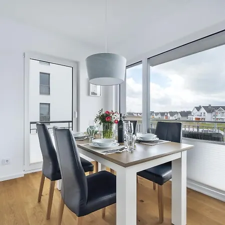 Hamptons 1 Og, Balkon, Tiefgarage アパート