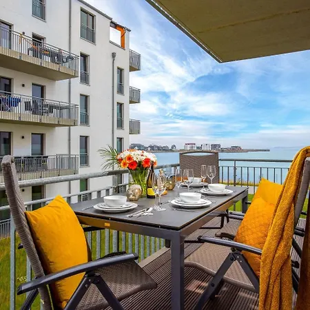 アパート Hamptons 1 Og, Balkon, Tiefgarage オルペニッツ