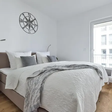 Hamptons 1 Og, Balkon, Tiefgarage アパート オルペニッツ