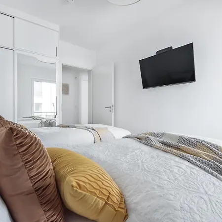 Hamptons 1 Og, Balkon, Tiefgarage * オルペニッツ