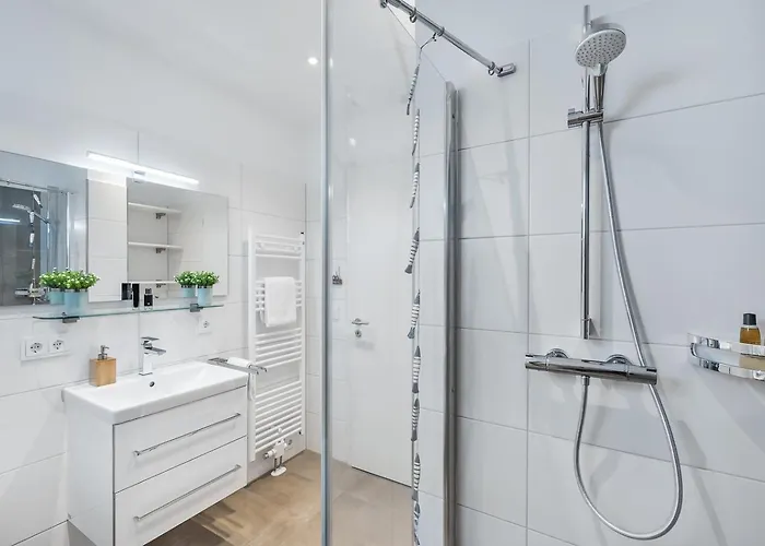 Hamptons 1 Og, Balkon, Tiefgarage * Olpenitz